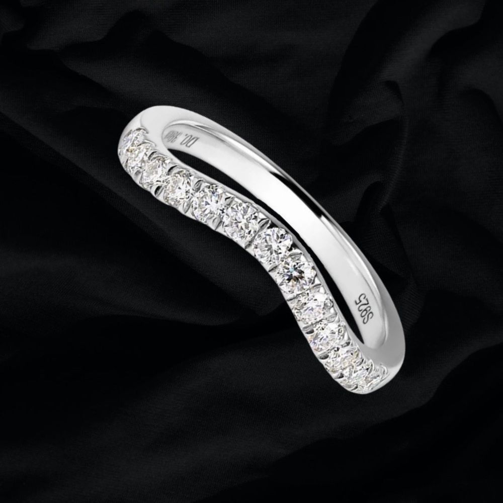 Curved Half Eternity 0.39ct Moissanite Band (x1) 925 Sterling Silver D